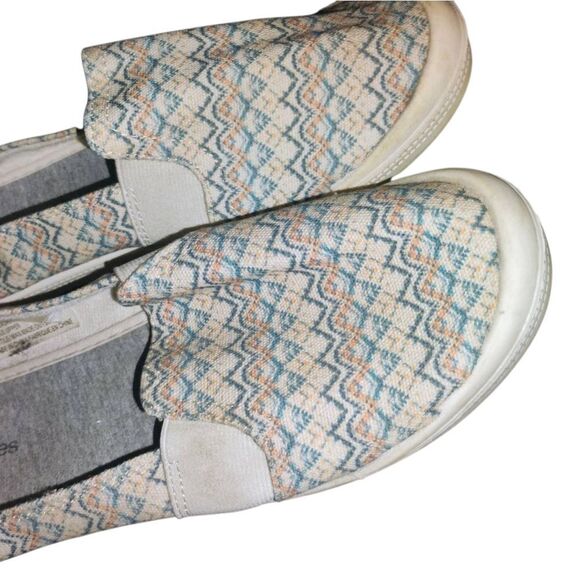 Maurices Nwt Laura Twin Gore Striped Slip On Sneakers - Picture 6 of 9